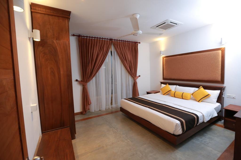 Refresh Hotel Hikkaduwa Exterior photo