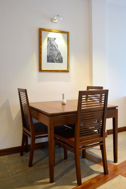 Refresh Hotel Hikkaduwa Room photo
