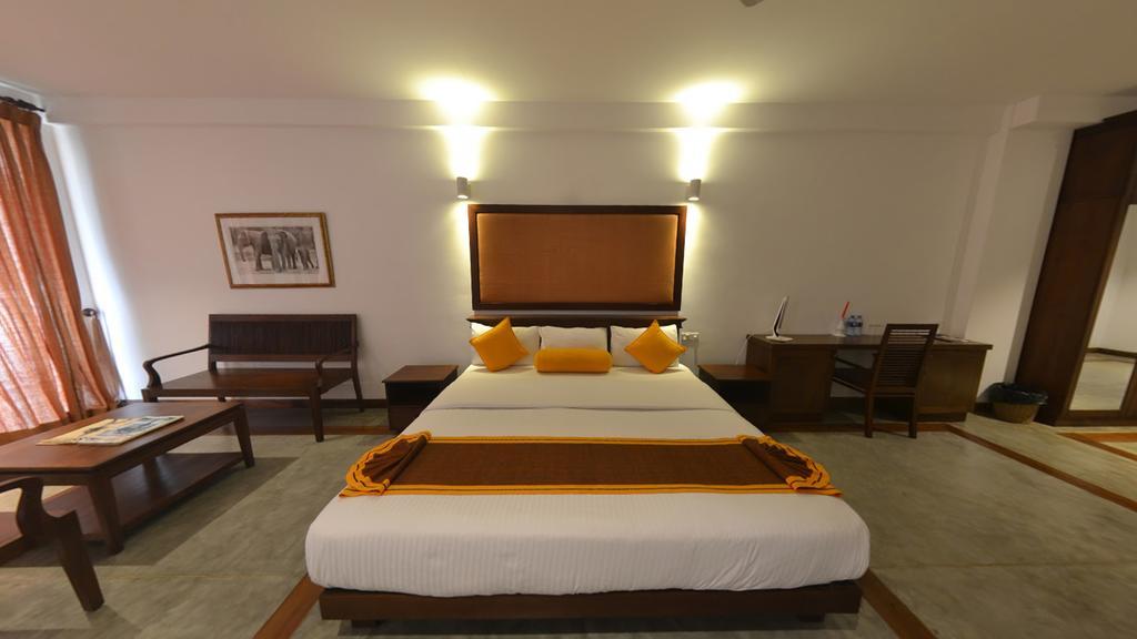 Refresh Hotel Hikkaduwa Exterior photo