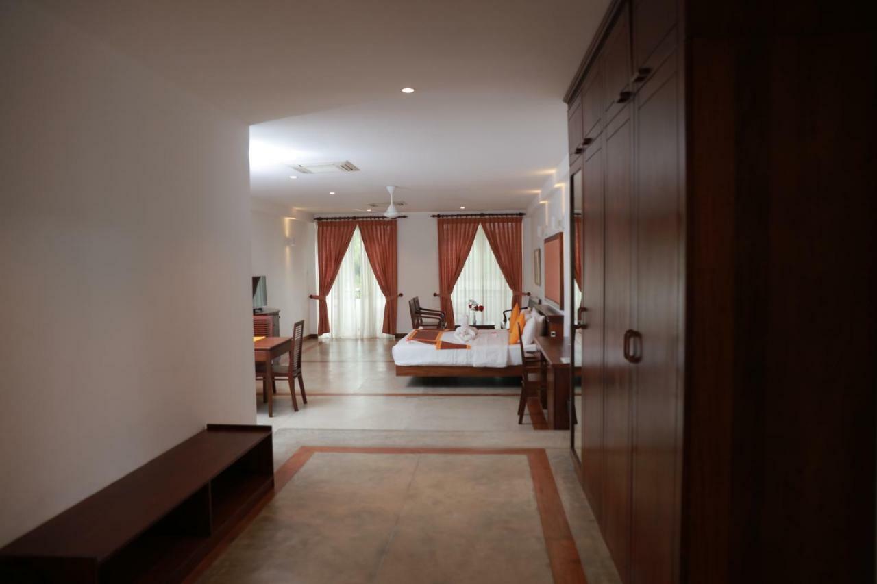 Refresh Hotel Hikkaduwa Exterior photo